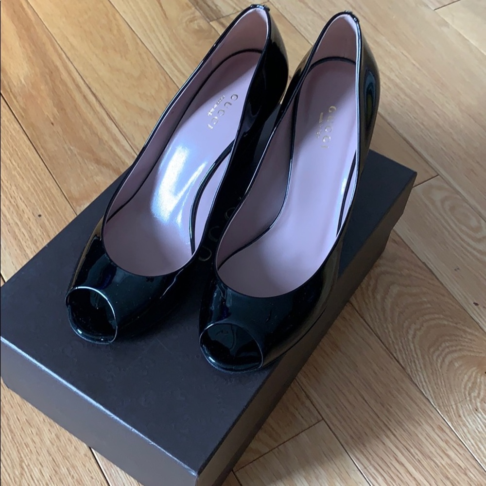 Gucci patent leather wedges